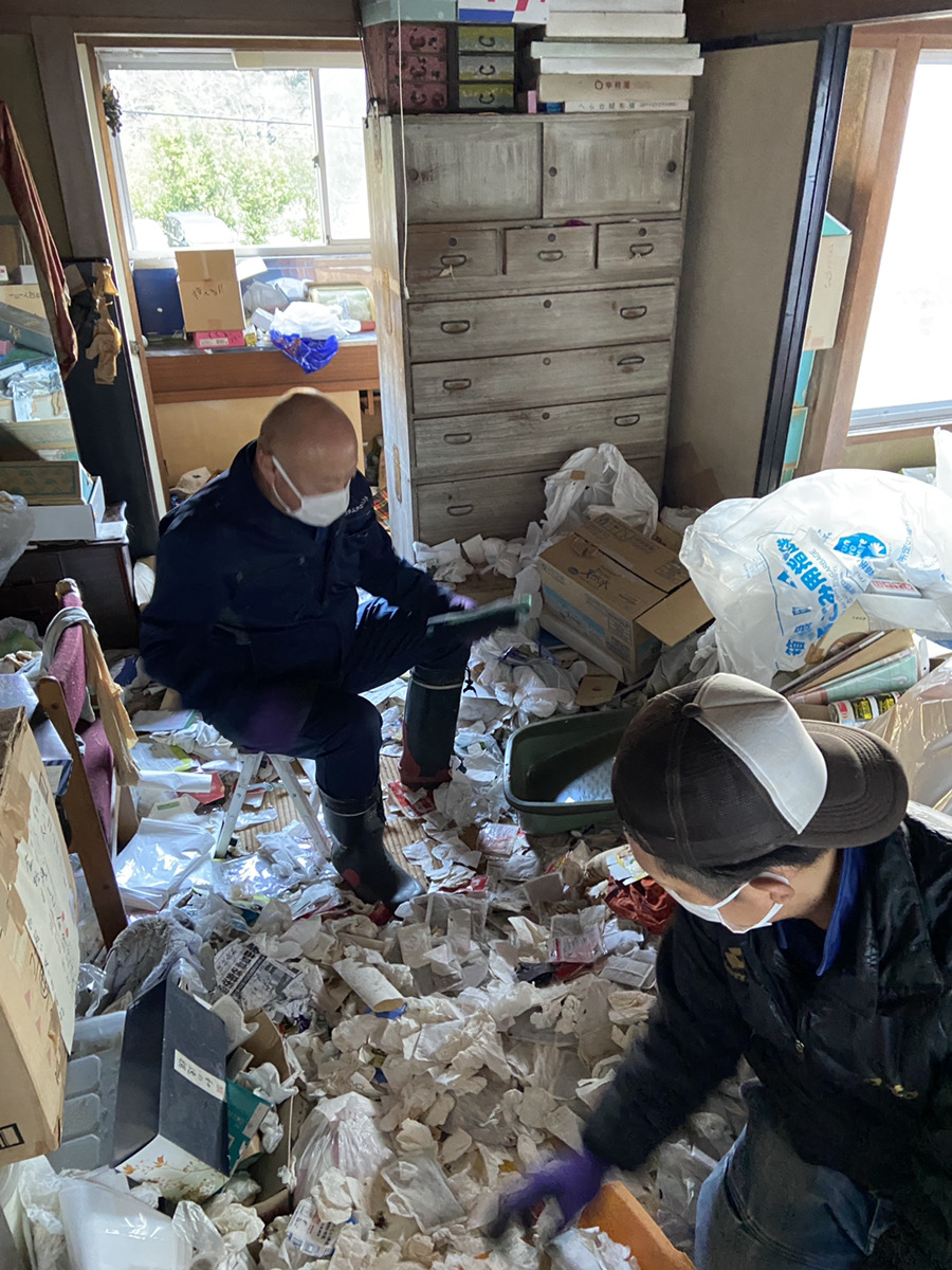 プロフェッショナルによる丁寧な作業